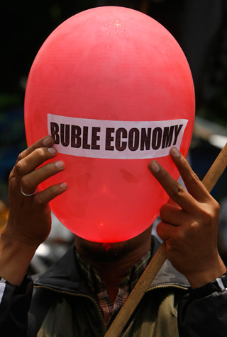 bubble_economy_protest_z