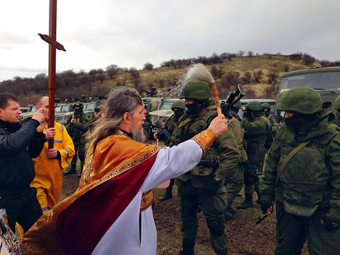 Catholic-priest-fuel-tensions-in-Crimea
